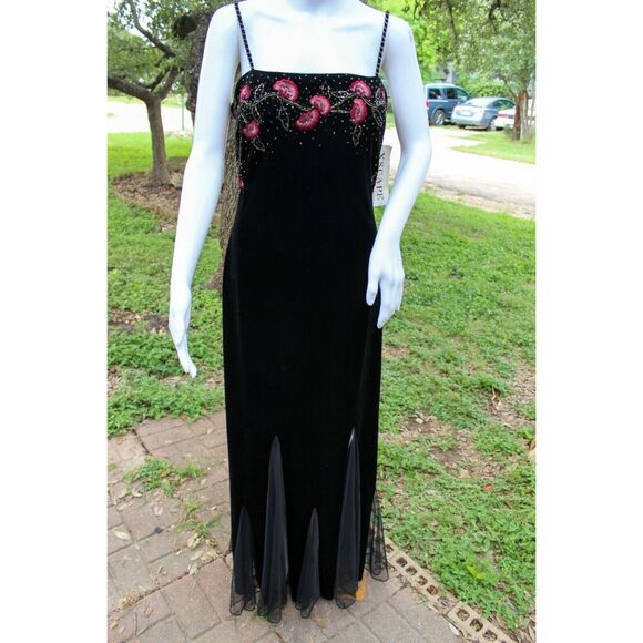 Xscape Dresses & Skirts - Xscape By Joanna Chen Black Evening Gown With Beaded Floral Design Size 10